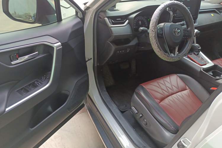 Used Toyota RAV4 2020 2.0L CVT Two-Wheel Drive Fashion Edition Driver Seat