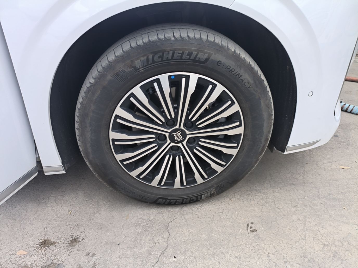 BYD Xia 2026 DM-i 1.5T 218KM Excellence Edition — снимка 11