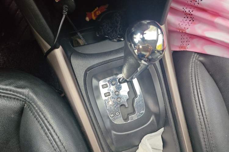 Used Peugeot 2008 2014 1.6L Automatic Fashion Edition Gear Lever