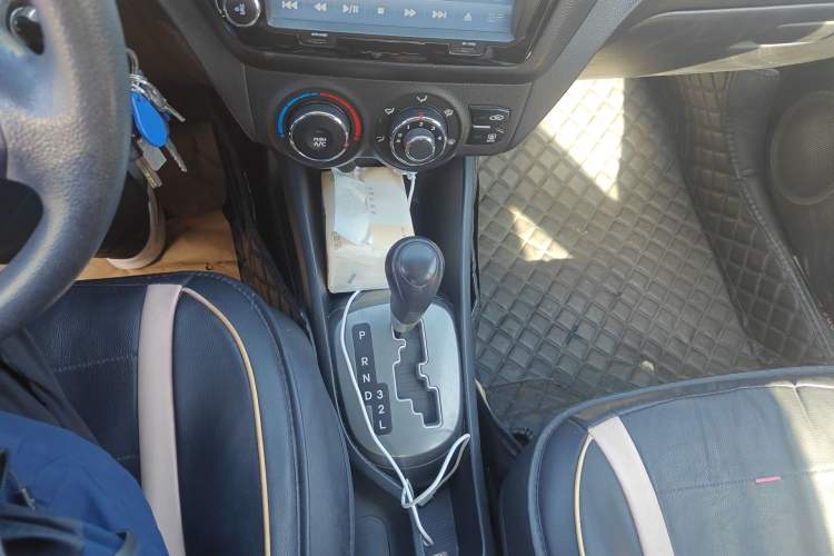 Used Kia K2 2012 Sedan 1.4L Automatic GLS Commemorative Edition Gear Lever