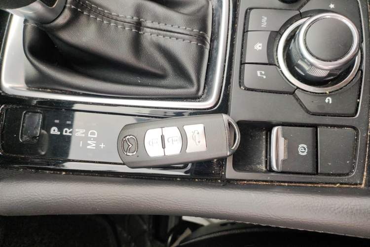 Used Mazda 3 Axela 2019 Cloud-Controlled Sedan 1.5L Automatic Luxury Model China VI Standard Vehicle Key