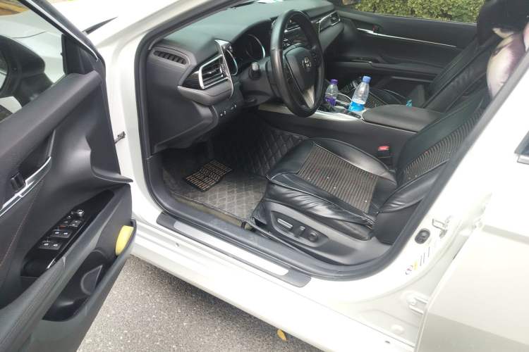 Used Toyota Camry 2018 Dual-Engine 2.5 HG Luxury Edition Driver Seat