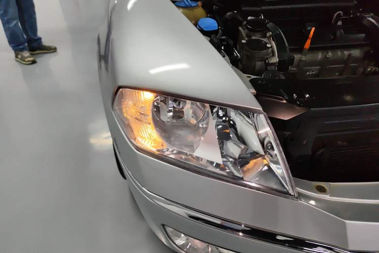 Used Skoda Octavia 2007 1.6L Automatic Elegance Edition Right Front Headlight