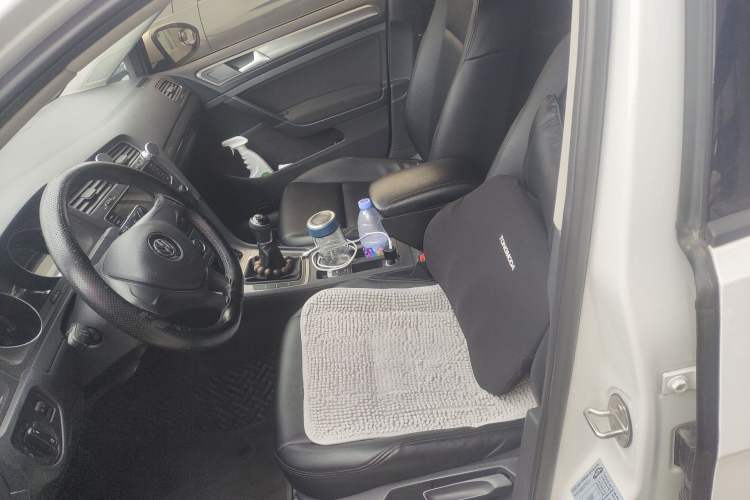 Used Volkswagen Golf 2016 1.6L Manual Fashion Edition Left Front Seat