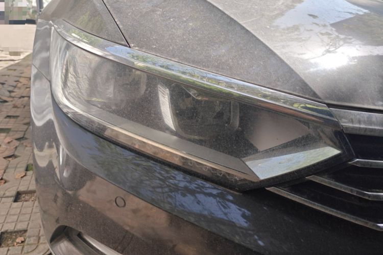 Used Volkswagen Magotan 2017 330TSI DSG Luxury Model Right Front Headlight