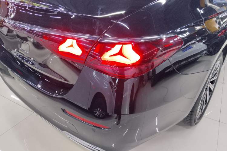 Used Mercedes-Benz E-Class 2024 E 300 L Luxury Model Right Rear Taillight