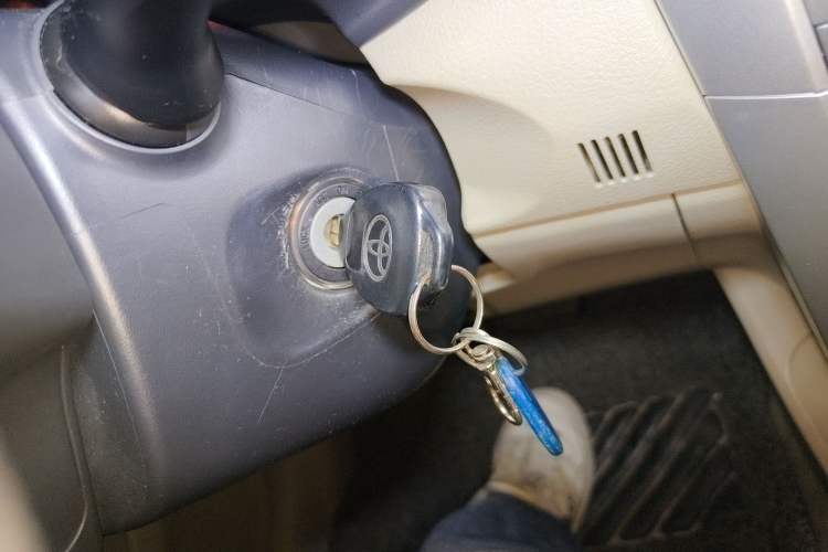 Used Toyota Corolla 2013 Special Edition 1.8L CVT ZhiKu GL-i Vehicle Key