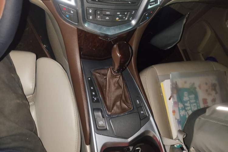 Used Cadillac SRX 2013 3.0L Leading Model