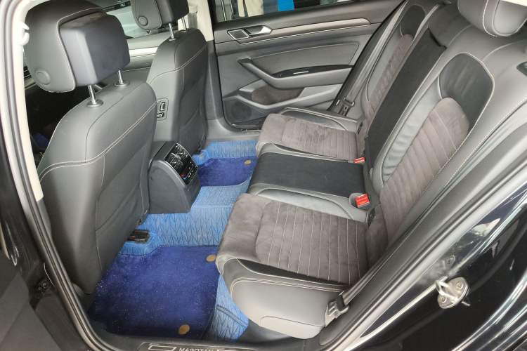 Used Volkswagen Magotan 2020 330TSI DSG Luxury Edition Left Rear Seat