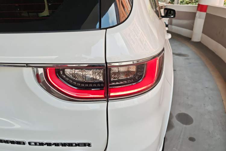 Used Jeep Grand Commander 2018 2.0T Four-Wheel Drive Smart Enjoyment Version China VI