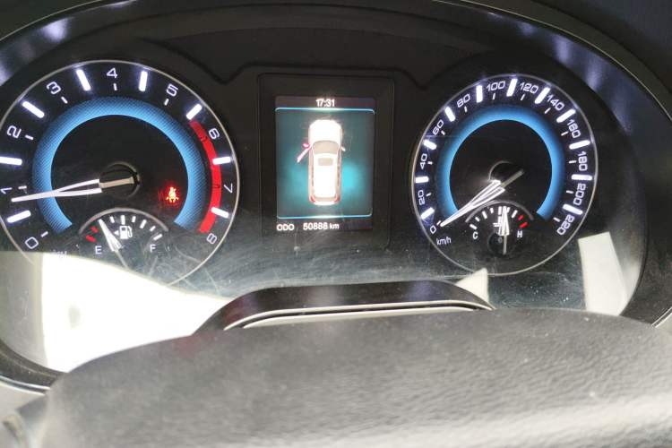 Used Haval H2 2014 1.5T Manual Two-Wheel Drive Elite Edition Odometer Close Up