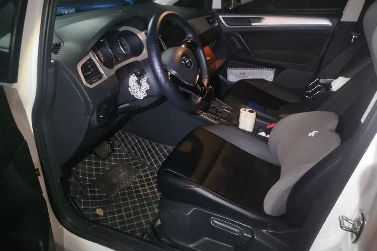 Used Volkswagen Golf Sportsvan 2019 1.6L Automatic Pure Model China V Standard Driver Seat