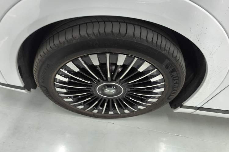 Used XPeng X9 2025 702 Four-Wheel Drive High-Performance Max
