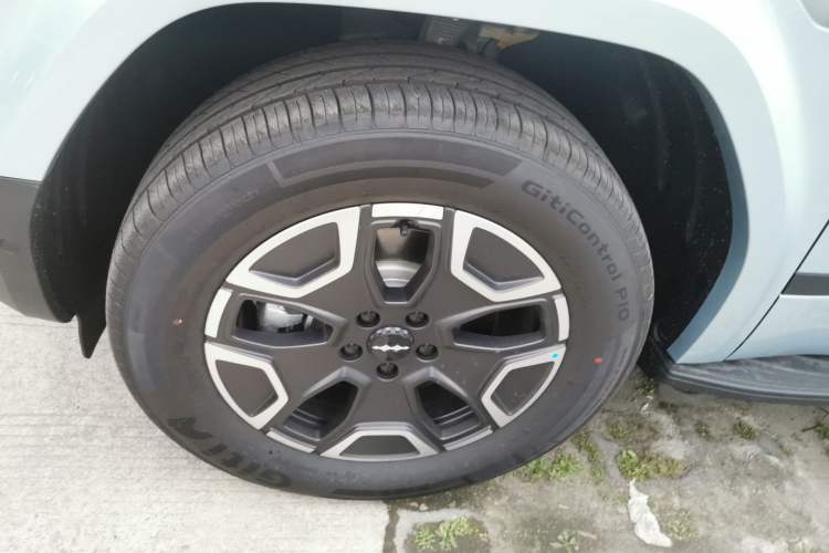 Used Formula Leopard Tai 7 2025 Model 135 km Two-Wheel Drive Pro Edition Left Front Wheel Hub