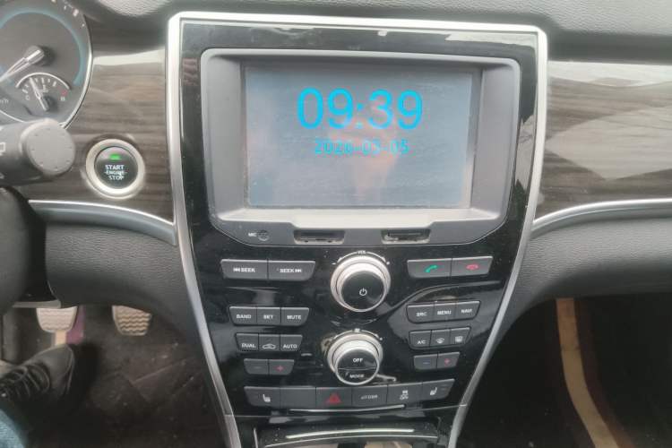 Used Haval H2 2016 Red-Label 1.5T Manual Two-Wheel Drive Luxury Model
