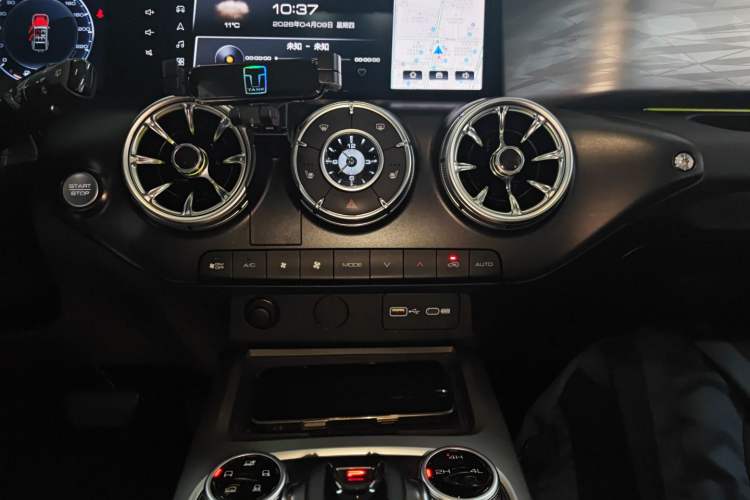 Used Tank 300 2024 2.0T Conqueror Audio And AC Panel