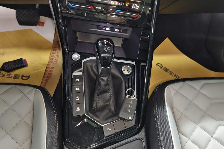 Used Volkswagen Tayron 2023 330TSI Two-Wheel-Drive Luxury Plus Advanced Version
