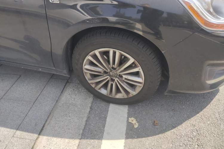 Used Citroen C4L 2014 1.8L Intelligent Drive Automatic Enjoyment Model Right Front Wheel Hub