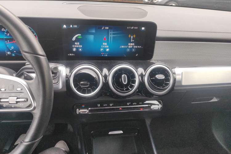 Used Mercedes-Benz GLB 2023 GLB 200 Dynamic Edition Audio And AC Panel