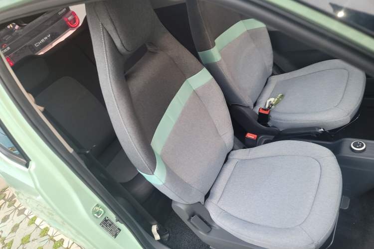 Used Wuling Hongguang MINIEV 2022 Macaron Premium Model – Lithium Iron Phosphate Right Front Seat