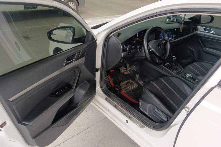 Used Volkswagen Lavida 2022 1.5L Automatic Vision Edition
