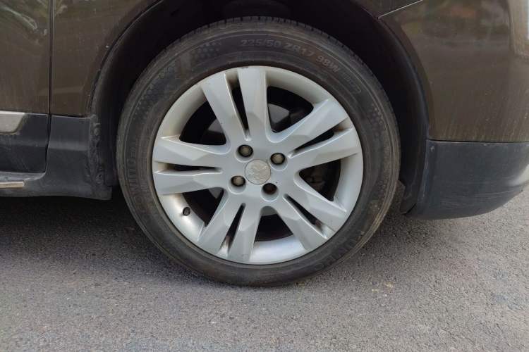 Used Peugeot 3008 2013 1.6THP Automatic Prestige Edition Right Front Wheel Hub