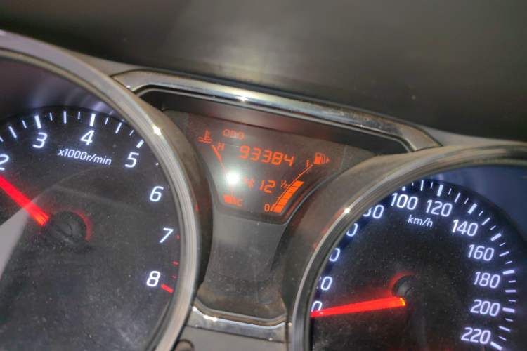 Used Nissan Livina 2013 Jingrui 1.6XL Manual Comfort Edition Odometer Close Up