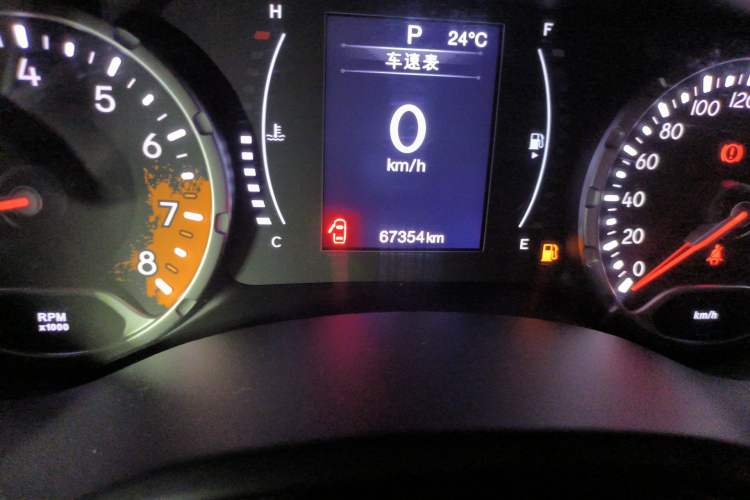 Used Jeep Renegade 2017 180T Automatic Kinetic Edition+ Odometer Close Up