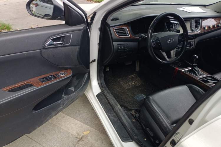 Used Hyundai Mistra 2014 1.8L Automatic Deluxe DLX Model Driver Seat