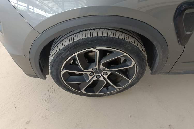 Used Lynk & Co 05 2020 2.0TD Two-Wheel Drive Shine Halo Exterior 2