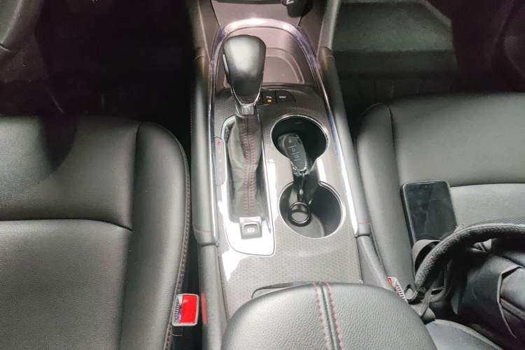 Used Chevrolet Malibu XL 2022 Redline 550T Automatic Sport Edition Gear Lever