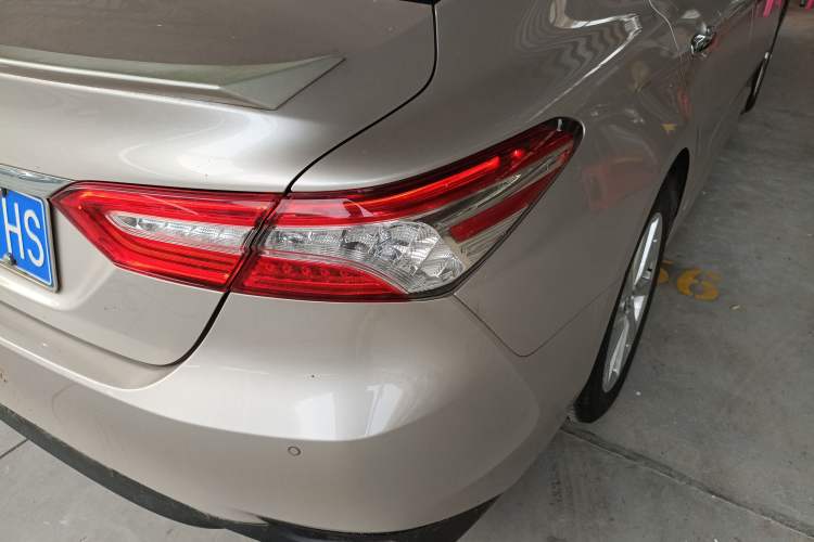 Used Toyota Camry 2021 2.0G Luxury Edition
