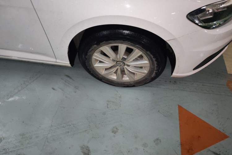 Used Volkswagen Lavida 2022 1.5L Automatic Fashion Edition Right Front Wheel Hub