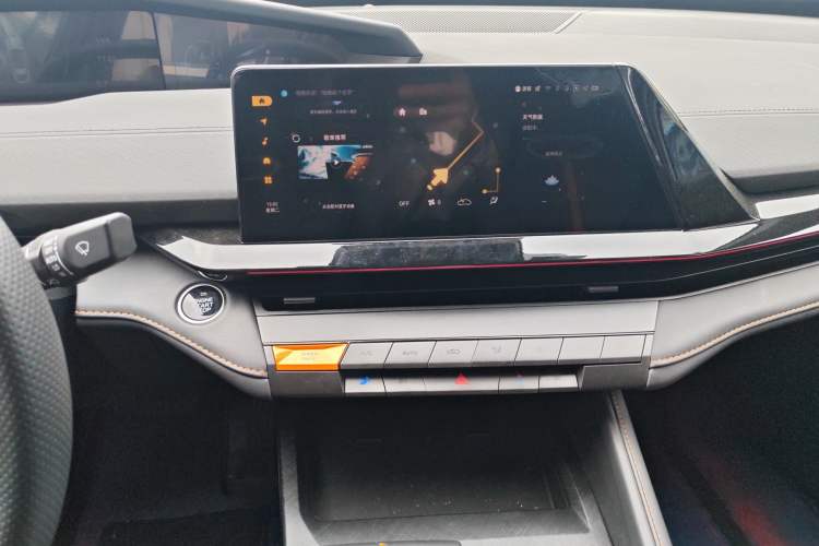 Used CHANGAN UNI-V 2024 1.5T Prestige Edition
