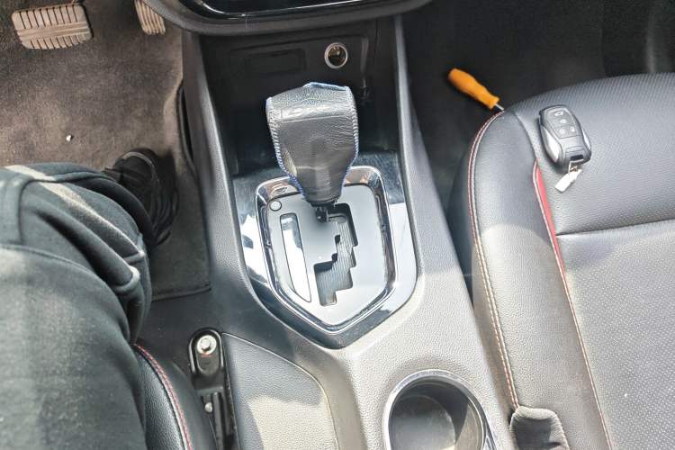 Used Soueast DX3 2016 1.5T CVT Prestige Edition Gear Lever