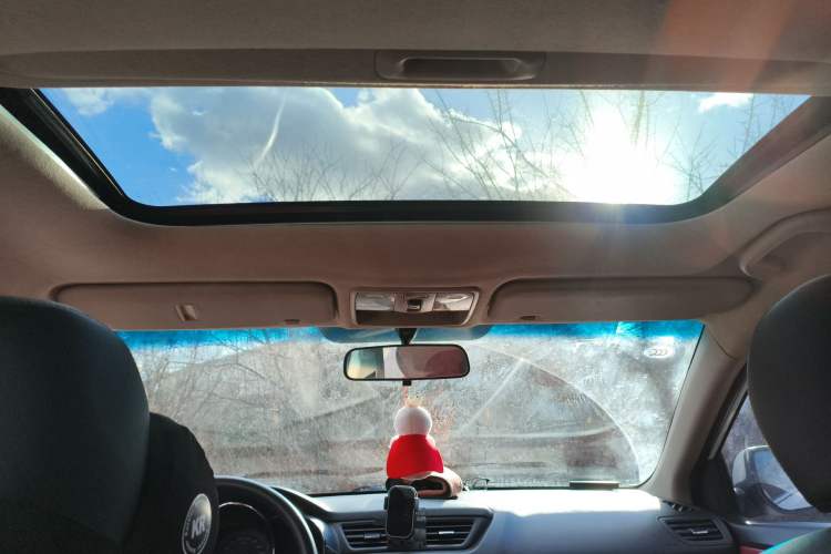 Used Kia K2 2012 Hatchback 1.4L MT Cool Edition Commemorative Model Headliner