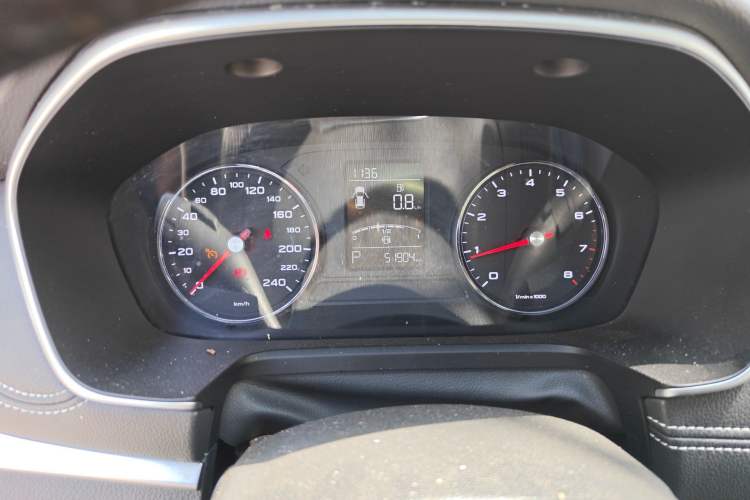 Used Roewe RX5 2019 20T Two-Wheel Drive Automatic 4G Connected Platinum Edition