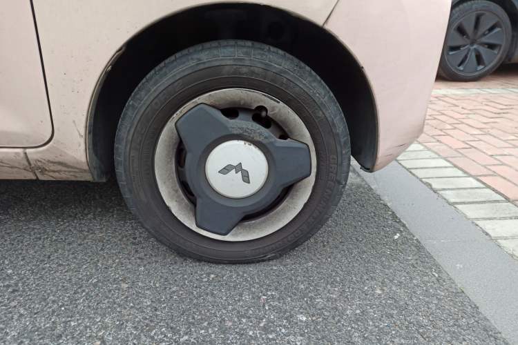 Used Wuling Hongguang MINIEV 2022 Macaron Premium Model – Lithium Iron Phosphate