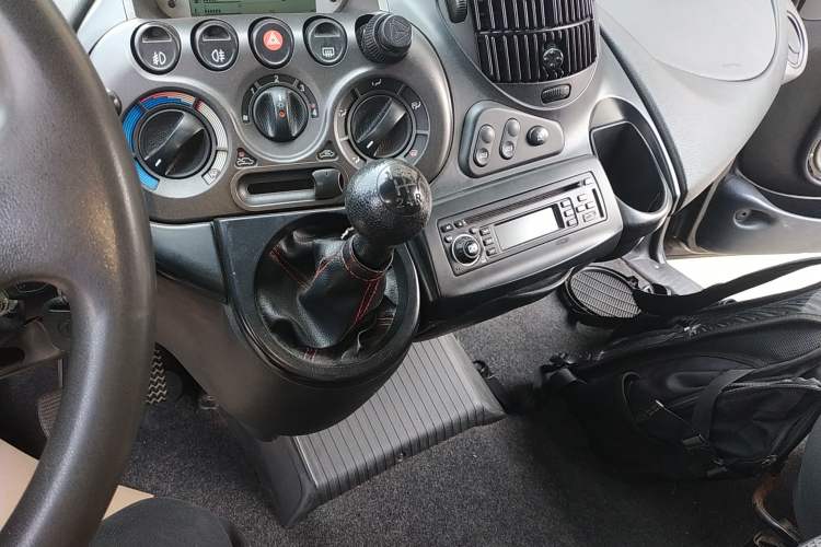 Used Zotye M300 2010 1.6L Gasoline Standard 6-Seater