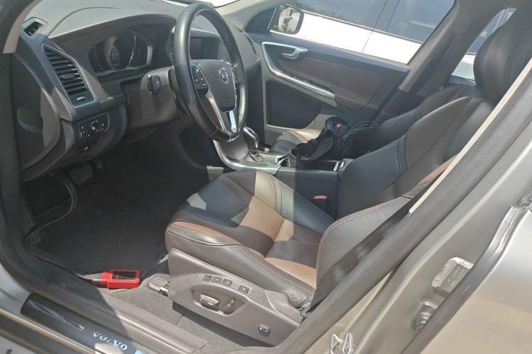 Used Volvo XC60 2015 T5 AWD Zhiyuan Edition
