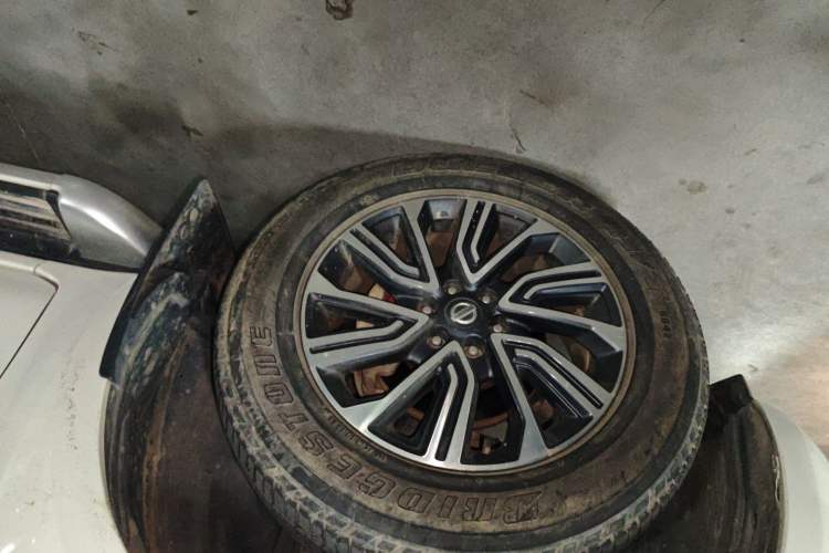 Used Nissan Terra 2018 2.5L Automatic 2WD Luxury Edition
