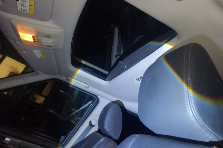 Used Land Rover Discovery 2012 3.0 SDV6 HSE Diesel Version Headliner