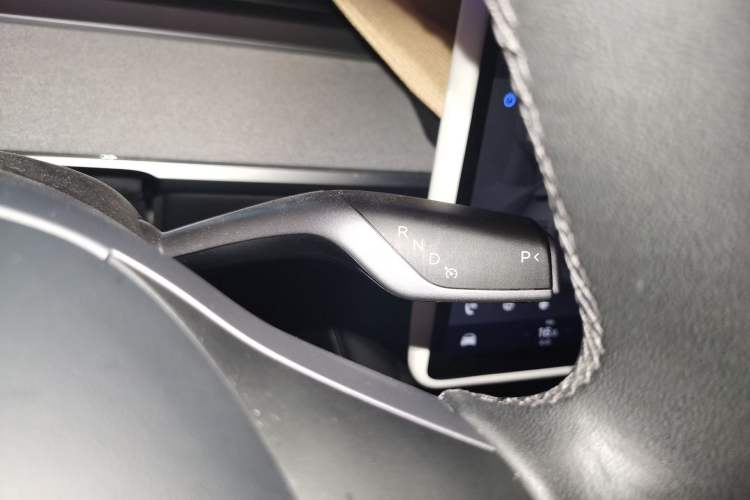 Used Tesla Model Y 2023 Rear-Wheel-Drive Version
