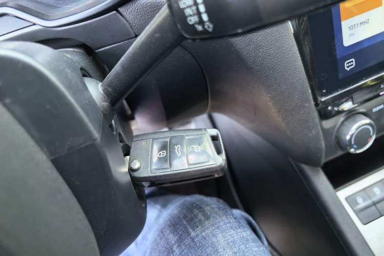 Used Skoda Octavia 2019 TSI280 DSG SmartDrive Luxury Edition China V Standard Vehicle Key