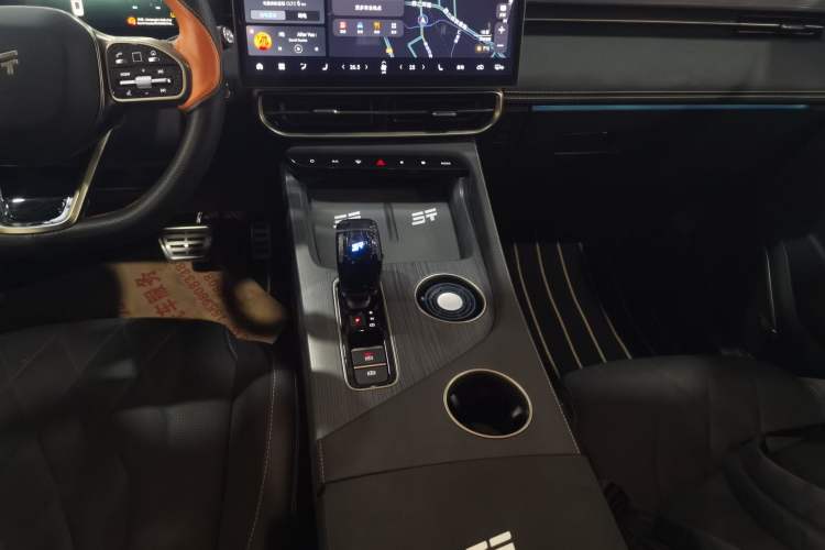 Used JETOUR Shanhai L9 2024 1.5TD 2DHT Pro 7-Seater
