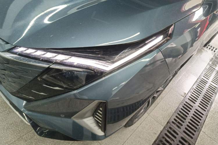 Used Oshan Z6 2022 Blue Whale 1.5T DCT Smart Navigation Model