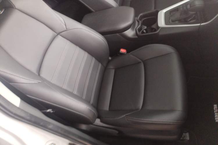 Used Toyota Wildlander 2020 2.0L CVT 4x4 Luxury Edition
