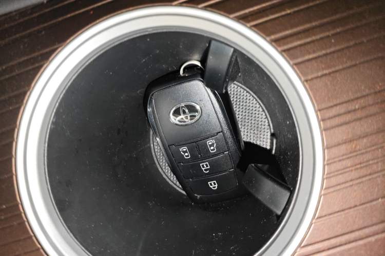 Used Toyota Granvia 2024 2.5L Hybrid Comfort Edition
