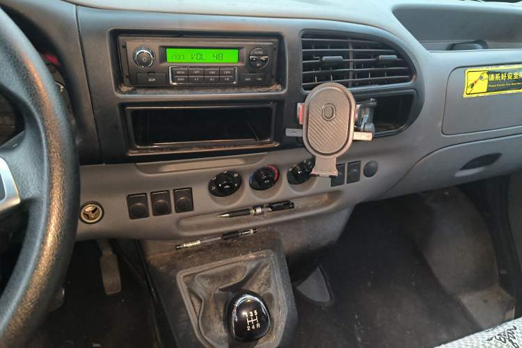 Used JMC Transit 2019 2.8T Commercial Version Short Wheelbase Mid-Roof 6-Seater China VI JX493