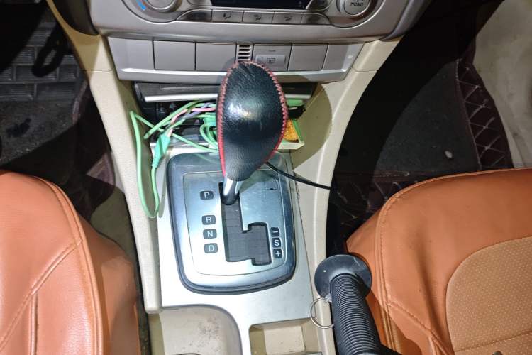 Used Ford Focus 2013 Hatchback Classic 1.8L Automatic Fashion Edition Gear Lever